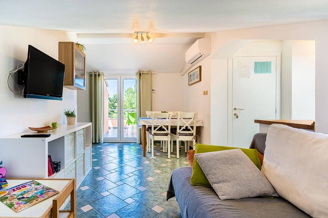 Apartmani Utmar Црес Экстерьер фото